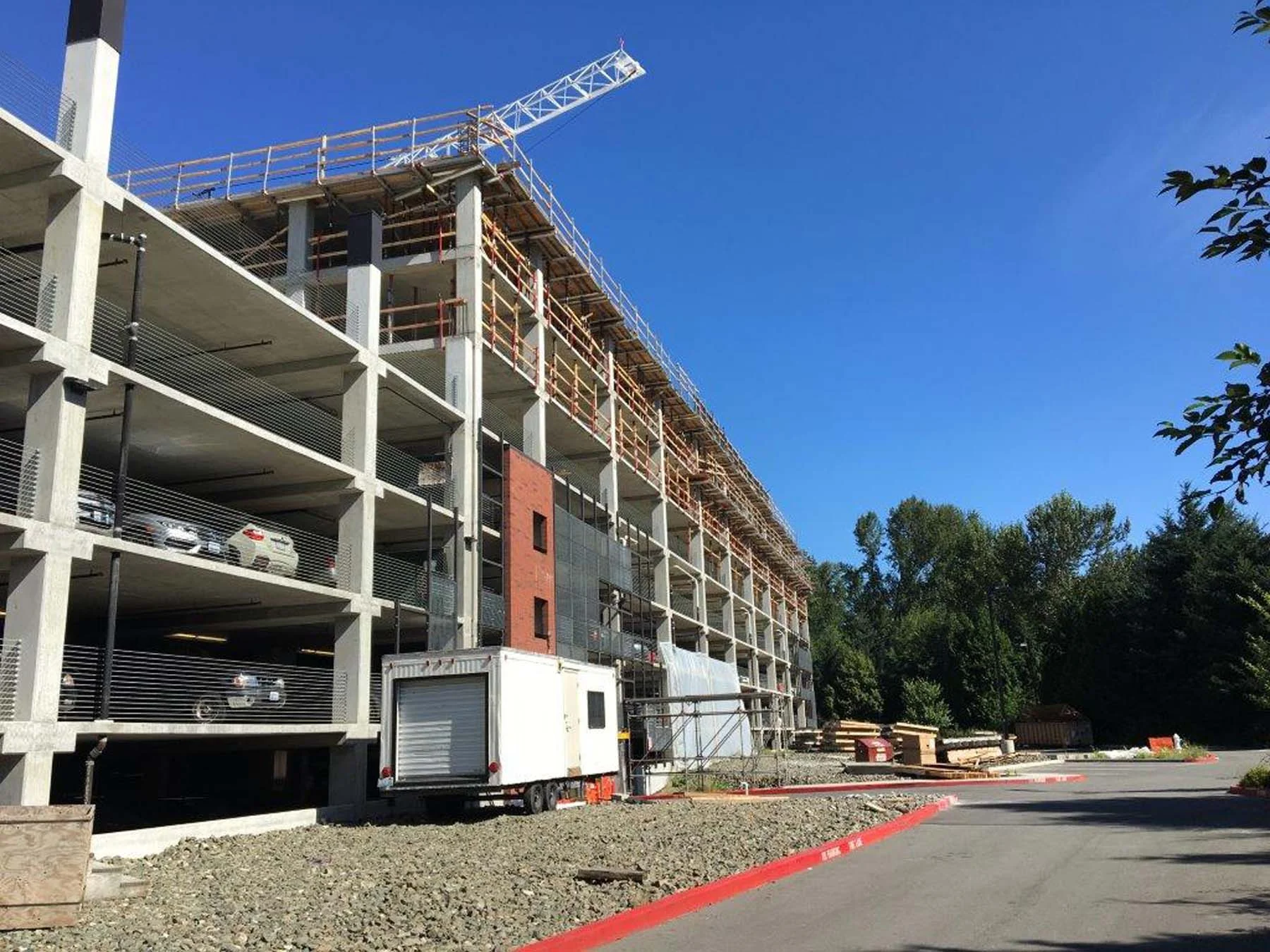 Contractor, Pyramid Constructors, placed material in one continuous pour.