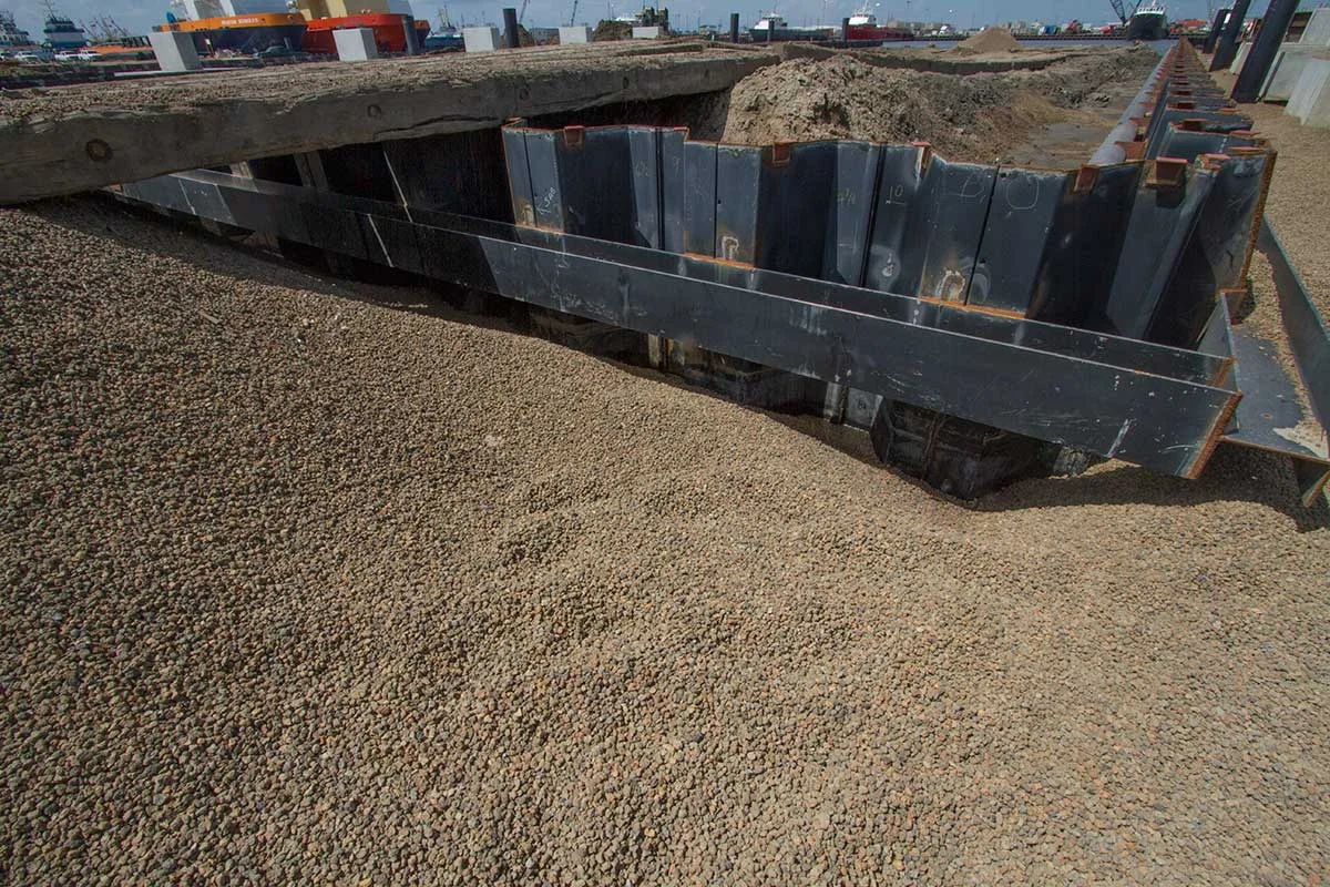 Contractor, Pyramid Constructors, placed material in one continuous pour.